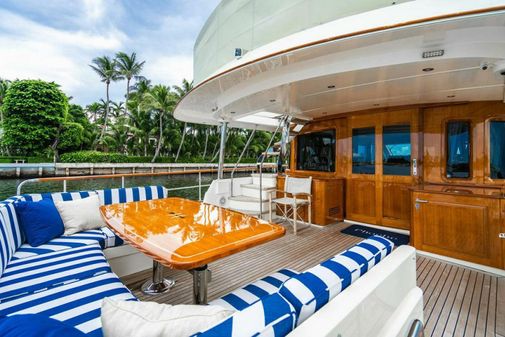 Hunt Yachts 76 Ocean Flybridge image