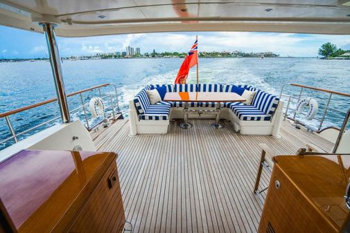 Hunt Yachts 76 Ocean Flybridge image