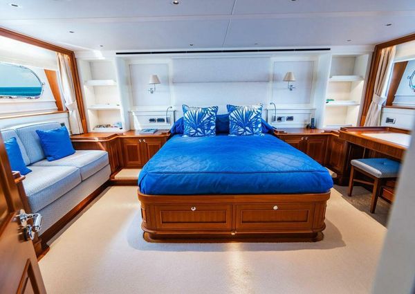 Hunt Yachts 76 Ocean Flybridge image