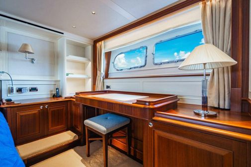 Hunt Yachts 76 Ocean Flybridge image