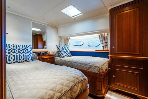 Hunt Yachts 76 Ocean Flybridge image