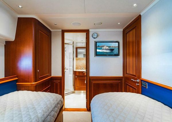 Hunt Yachts 76 Ocean Flybridge image