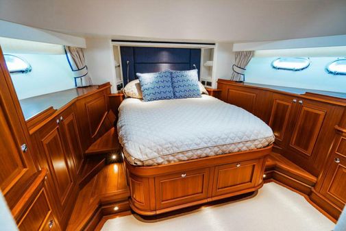 Hunt Yachts 76 Ocean Flybridge image