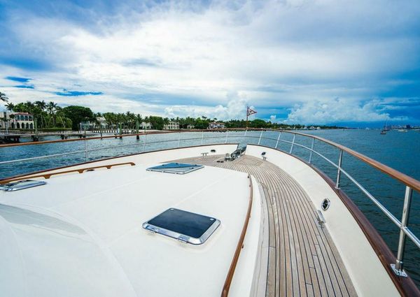 Hunt Yachts 76 Ocean Flybridge image