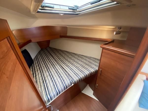 2012 Hunter e36 Oxnard, California - Seacoast Yachts