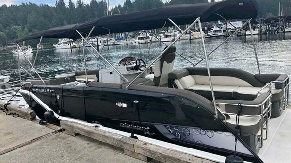 Bayliner Element XR7 