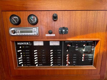 Hunter 376 image