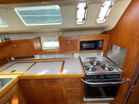 Hunter 376 image