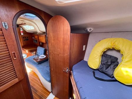 Hunter 376 image