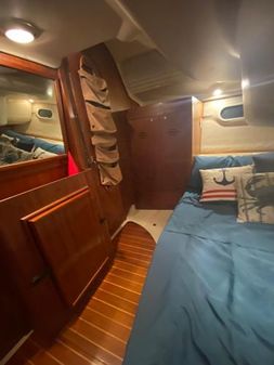 Hunter 376 image