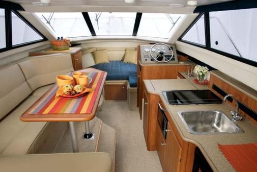 Bayliner Discovery 288 image