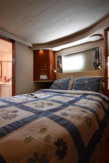 Sea-ray 420-AFT-CABIN image