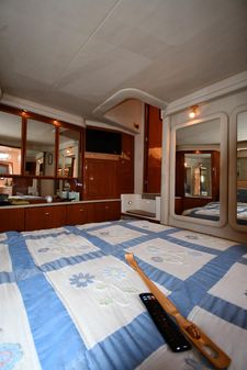 Sea-ray 420-AFT-CABIN image