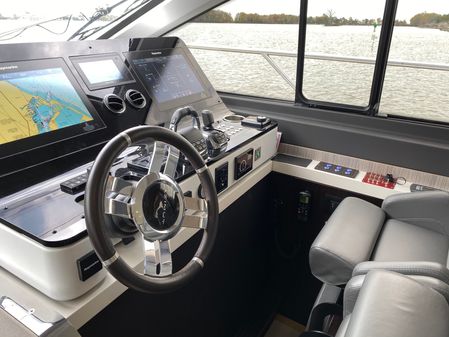 Azimut 60 Flybridge image
