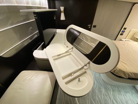 Azimut 60 Flybridge image