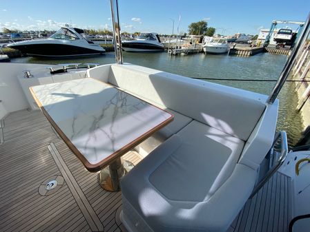 Azimut 60 Flybridge image