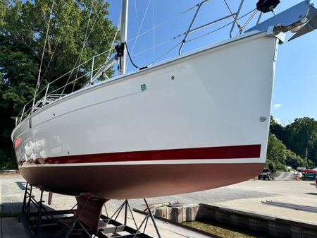 Hunter 38 image