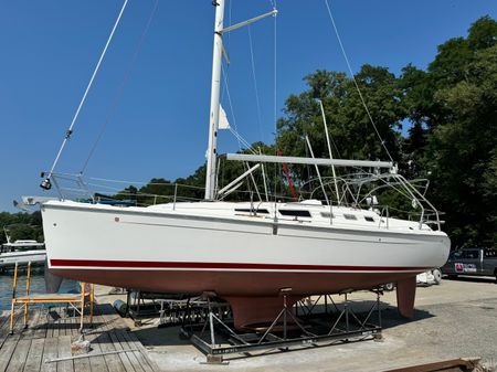 Hunter 38 image