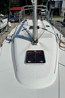 Hunter 38 image