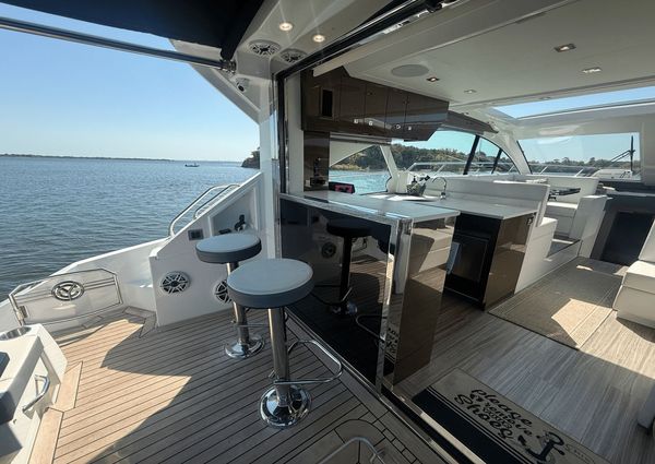 Cruisers Yachts 50 Cantius image