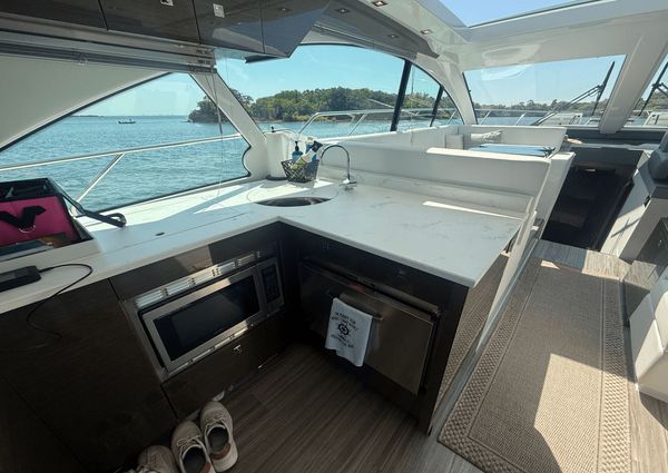 Cruisers Yachts 50 Cantius image