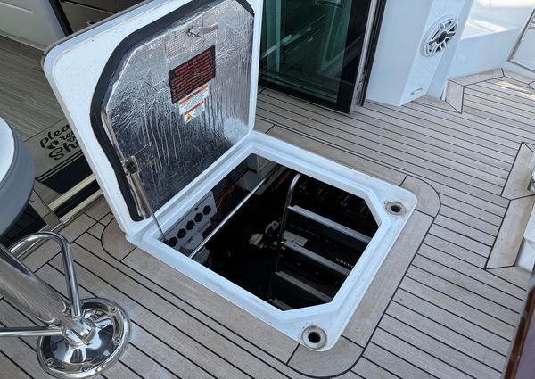 Cruisers Yachts 50 Cantius image