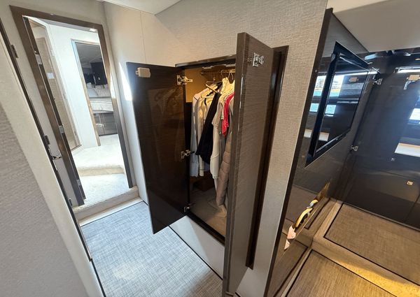 Cruisers Yachts 50 Cantius image