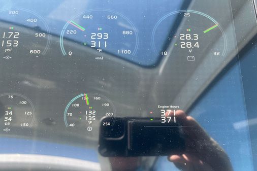 Cruisers Yachts 50 Cantius image