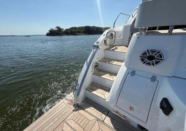 Cruisers Yachts 50 Cantius image