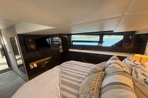 Cruisers Yachts 50 Cantius image