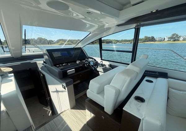 Cruisers Yachts 50 Cantius image