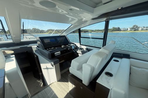 Cruisers Yachts 50 Cantius image
