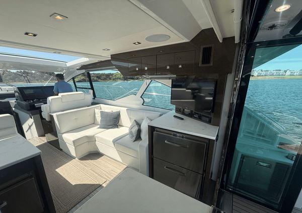 Cruisers Yachts 50 Cantius image