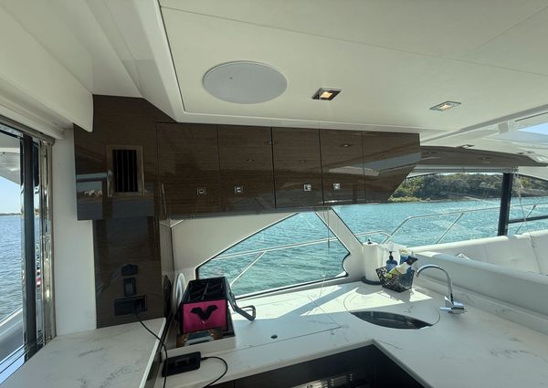 Cruisers Yachts 50 Cantius image