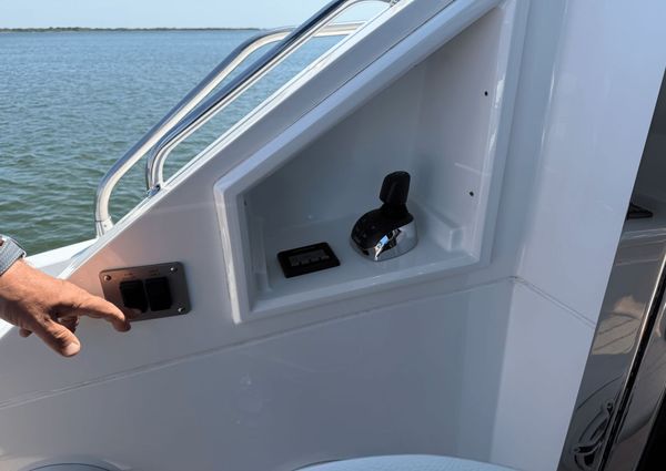 Cruisers Yachts 50 Cantius image