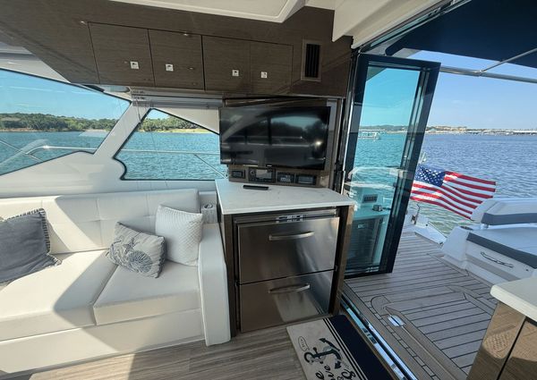 Cruisers Yachts 50 Cantius image