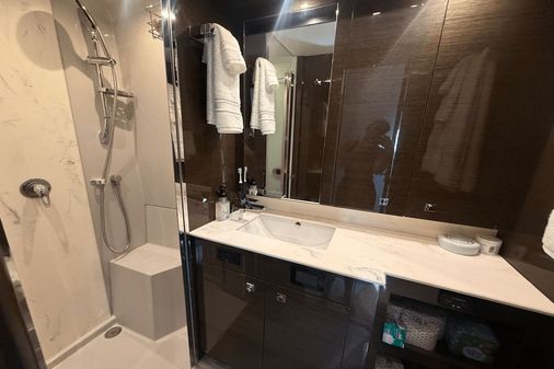 Cruisers Yachts 50 Cantius image