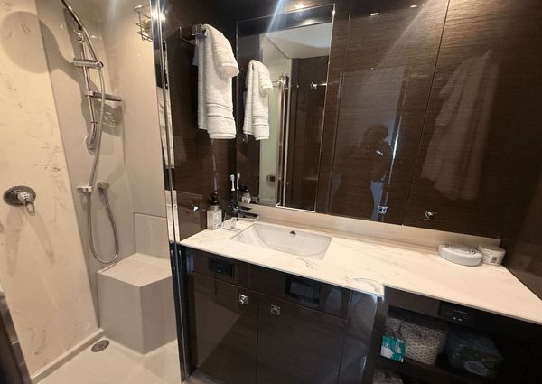 Cruisers Yachts 50 Cantius image