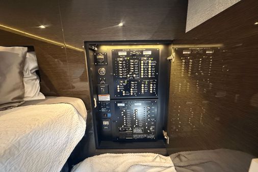 Cruisers Yachts 50 Cantius image