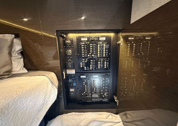 Cruisers Yachts 50 Cantius image