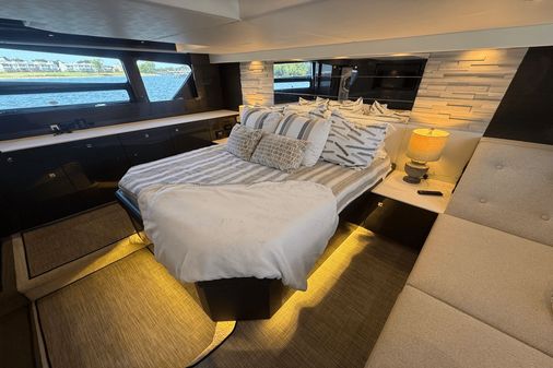 Cruisers Yachts 50 Cantius image