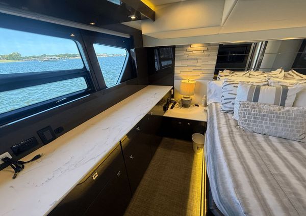 Cruisers Yachts 50 Cantius image