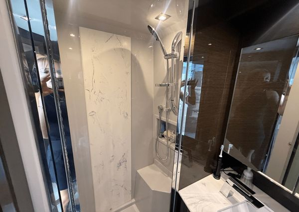 Cruisers Yachts 50 Cantius image