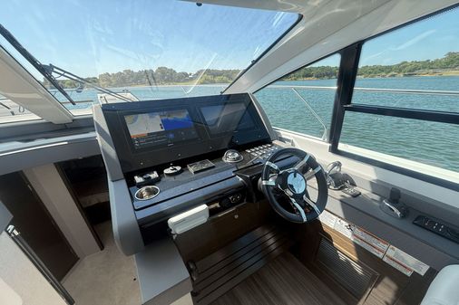 Cruisers Yachts 50 Cantius image