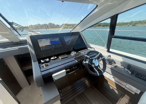 Cruisers Yachts 50 Cantius image