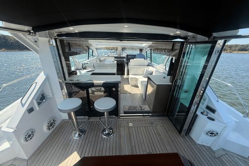 Cruisers Yachts 50 Cantius image