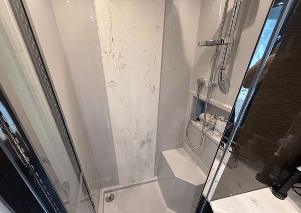 Cruisers Yachts 50 Cantius image