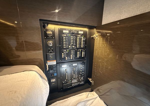 Cruisers Yachts 50 Cantius image