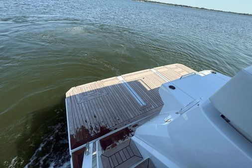 Cruisers Yachts 50 Cantius image