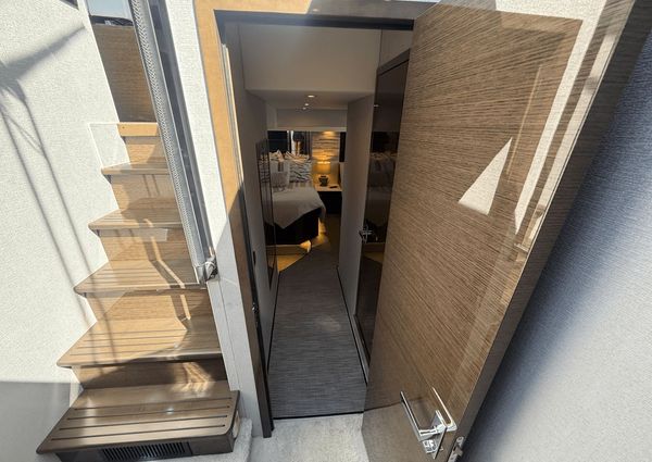 Cruisers Yachts 50 Cantius image